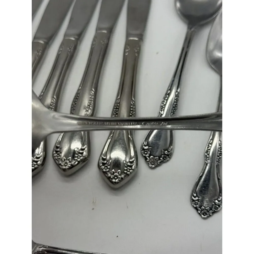 Vintage Wm A Rogers Deluxe Stainless Flatware Set 13pc Flower Pattern USA Silver